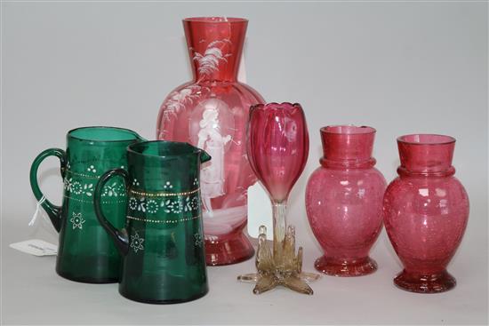 A Mary Gregory style cranberry glass vase and sundry other cranberry and green glassware (6)